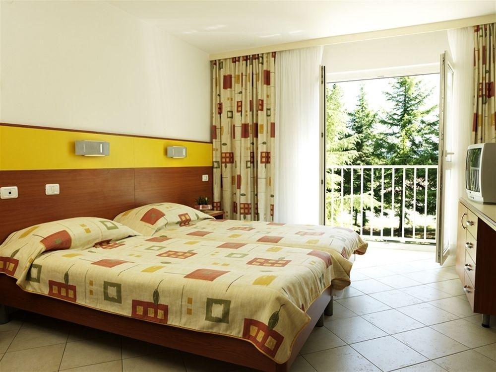 Bor Annex Hotel Ankaran Bagian luar foto